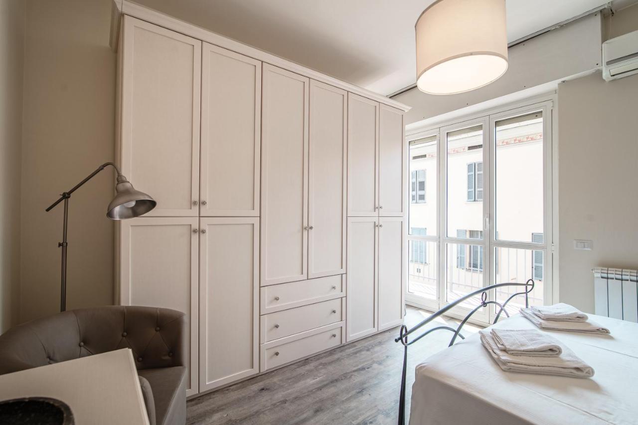 Lovely Suite With Private Parking In Como Buitenkant foto