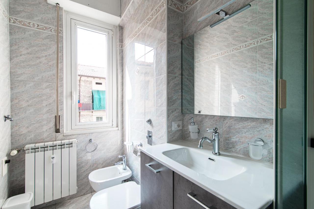 Lovely Suite With Private Parking In Como Buitenkant foto