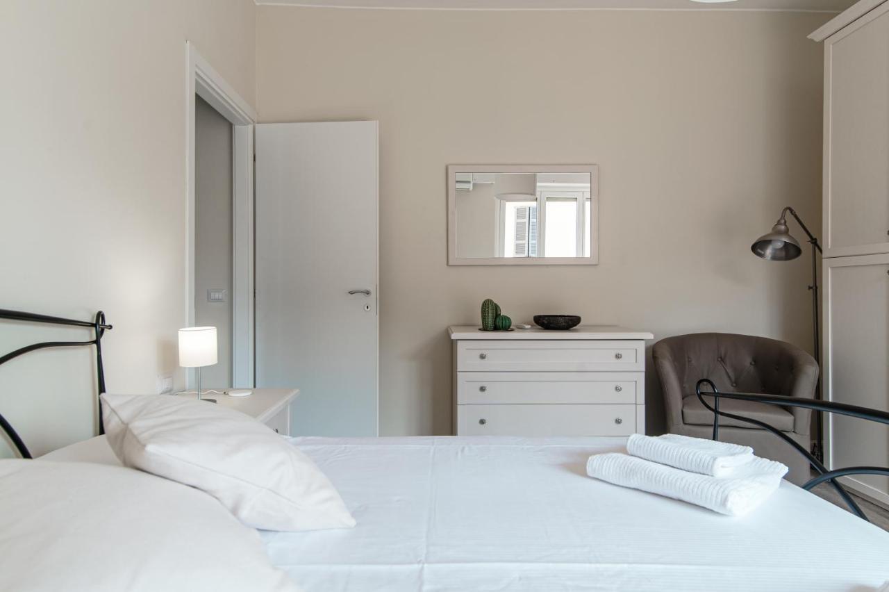 Lovely Suite With Private Parking In Como Buitenkant foto