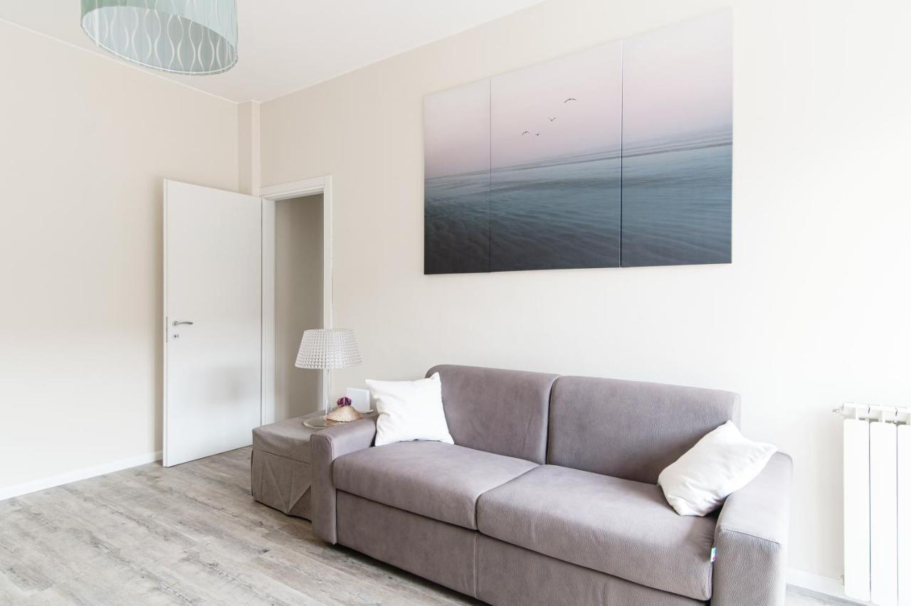 Lovely Suite With Private Parking In Como Buitenkant foto