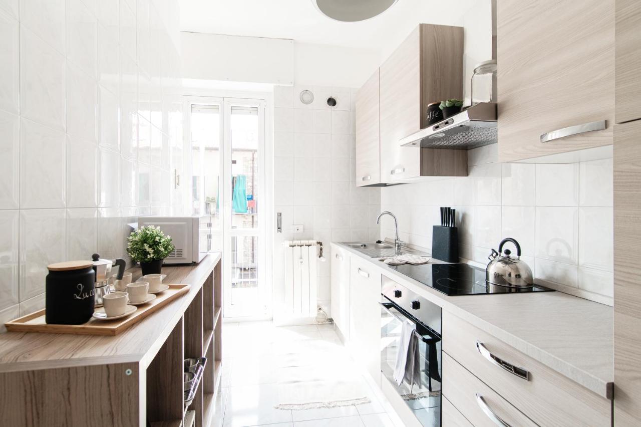 Lovely Suite With Private Parking In Como Buitenkant foto